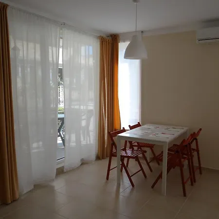 Pomorie Residence Apartments ポモリエ