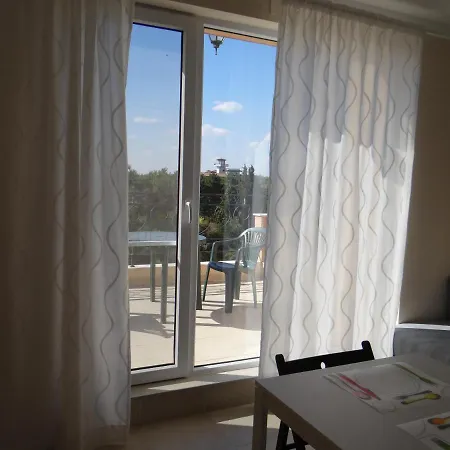 アパート Pomorie Residence Apartments